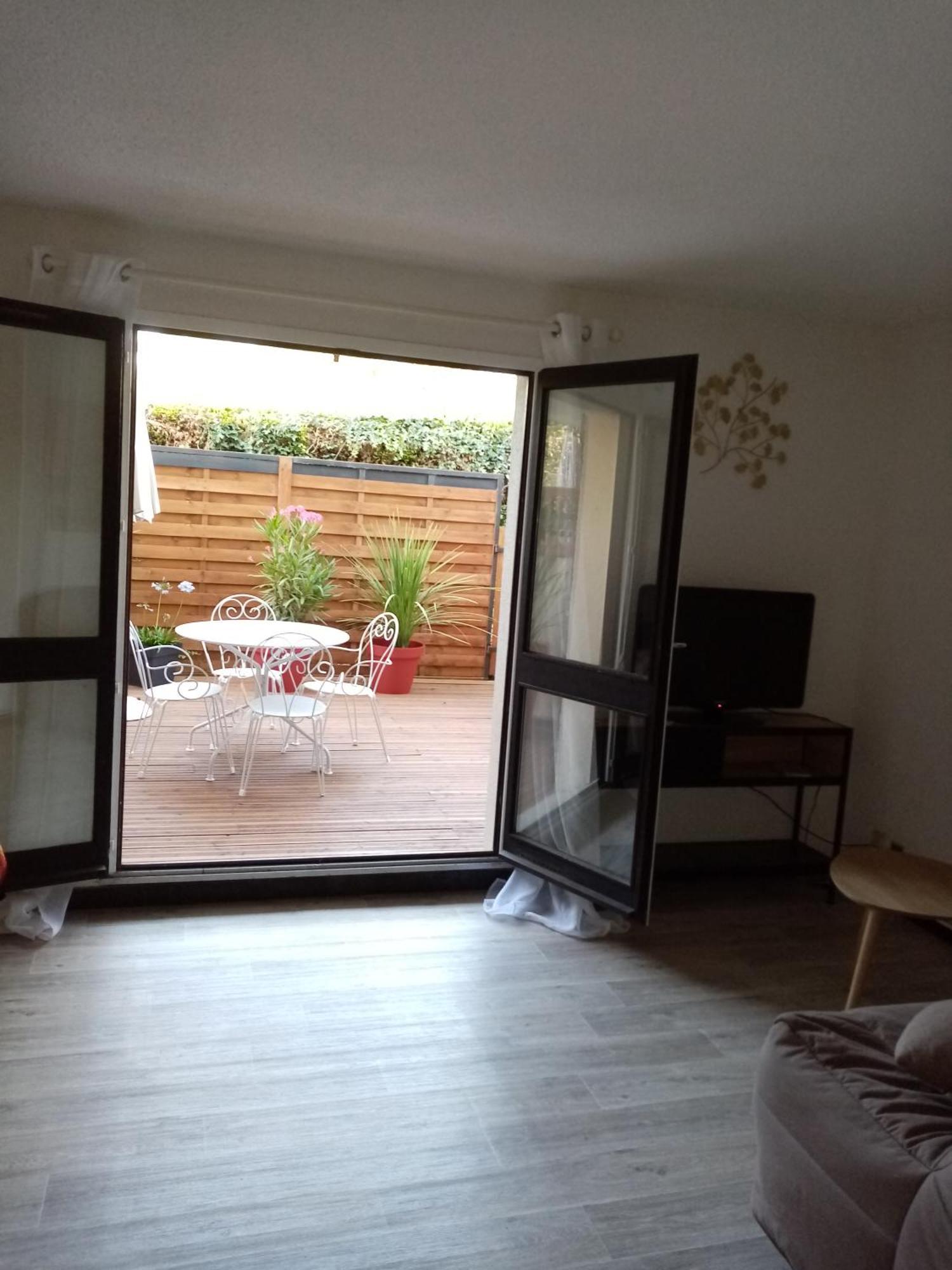 Appartement Agreable T2 Calme - Terrasse 20m2 - Animaux Bienvenus *