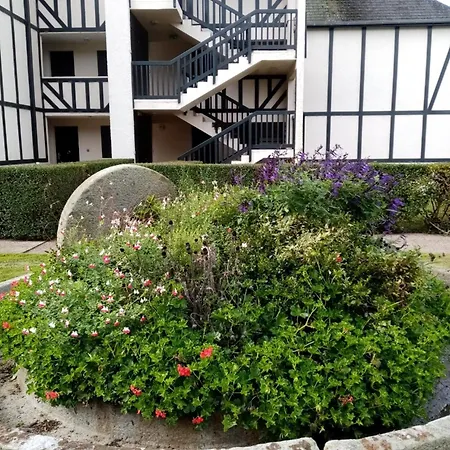 Cabourg Agreable T2 Residence Calme - Terrasse 20M2 - Animaux Bienvenus Buitenkant foto